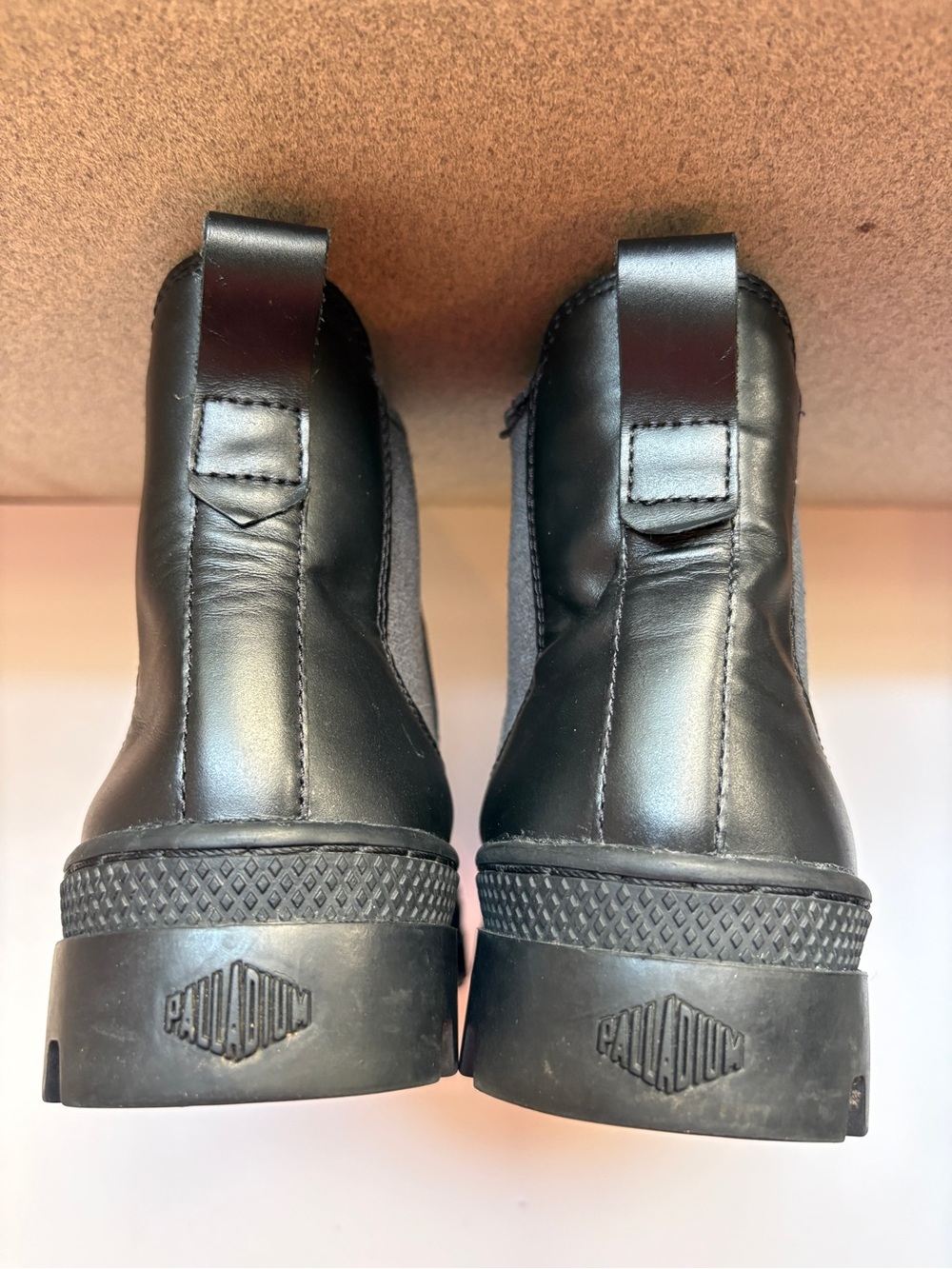 Palladium  women’s Black Leather Chelsea-Style Pull-On Boots